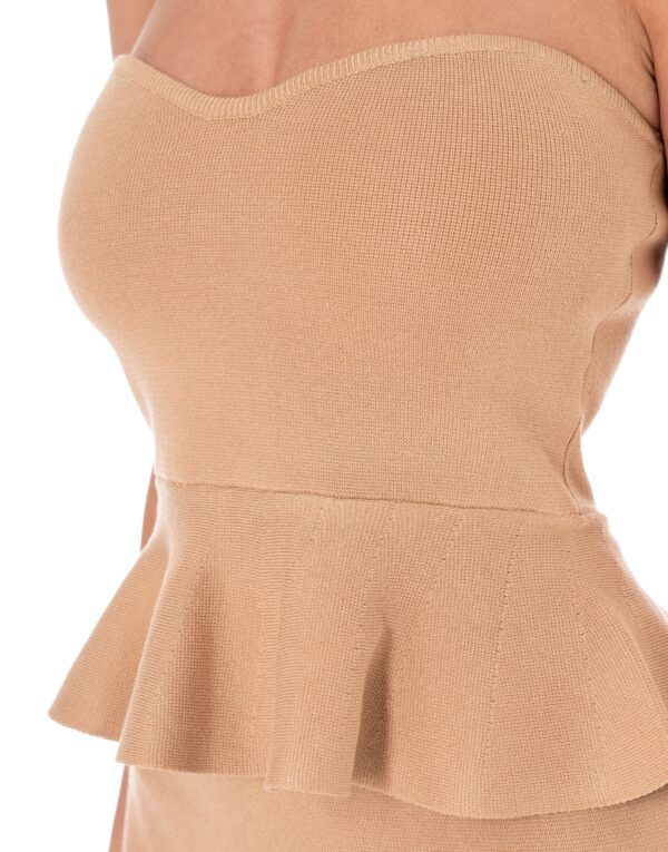 Strapless Structured Top – Minimalist Silhouette