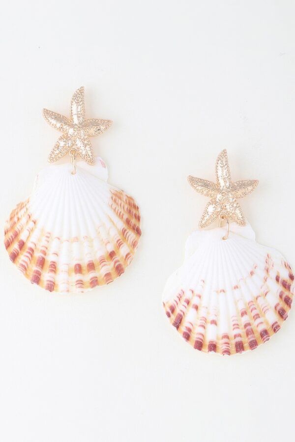 Clam Shell Earrings with Starfish Accent – Gold White