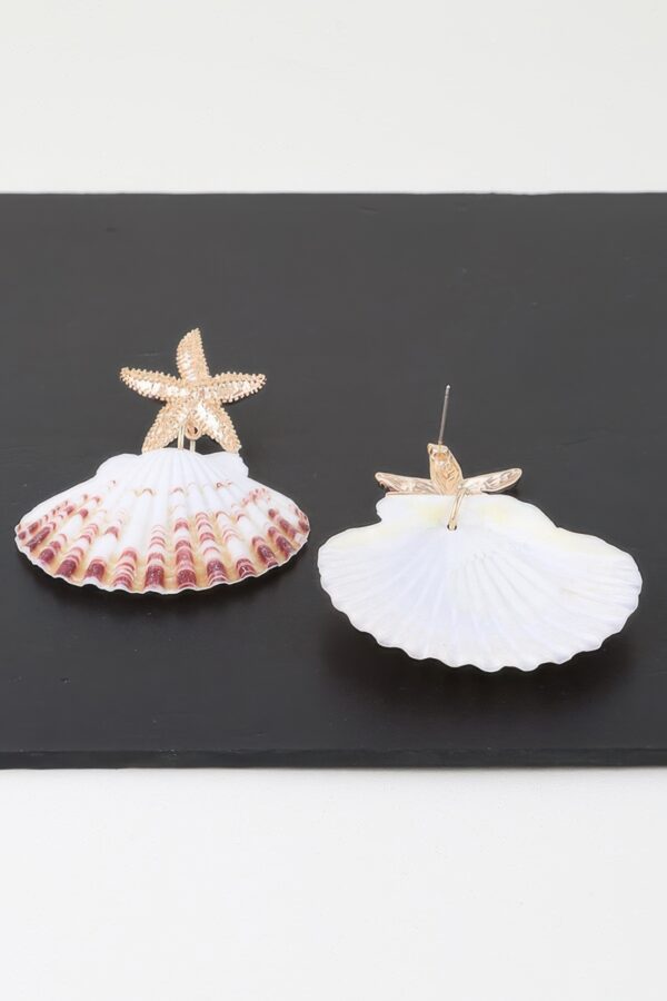 Clam Shell Earrings with Starfish Accent – Gold White