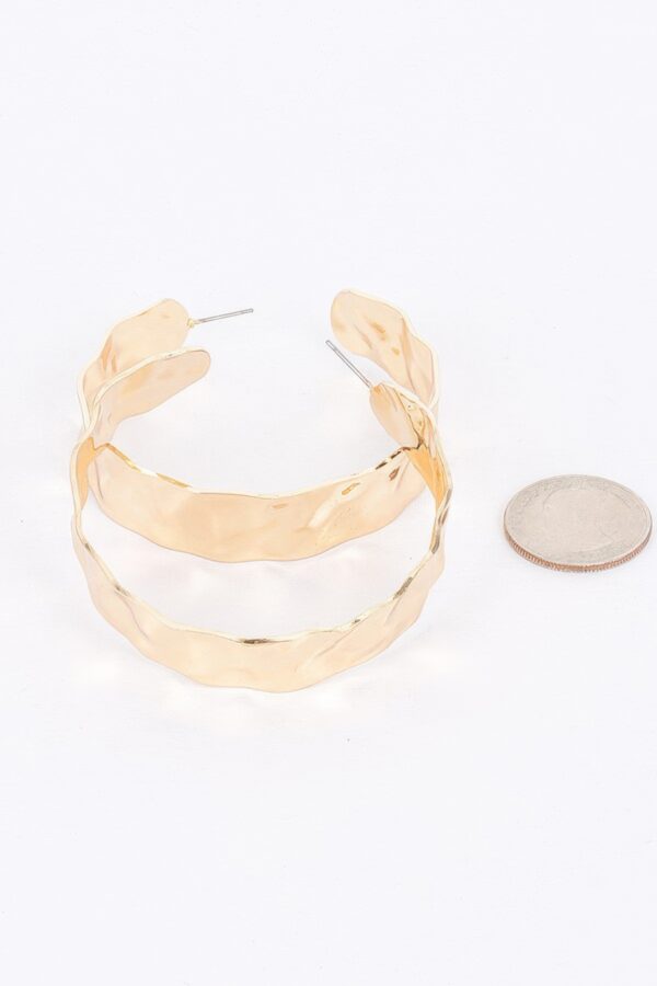 Wide Gold-Plated Metal Hoop Earrings – Gold Finish