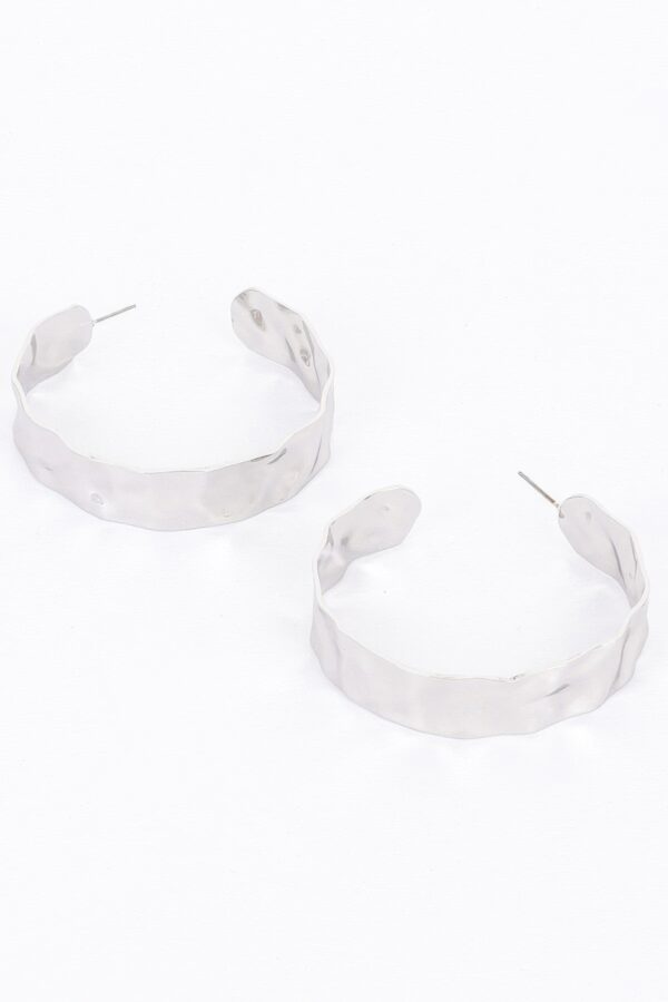 Wide Gold-Plated Metal Hoop Earrings – Gold Finish