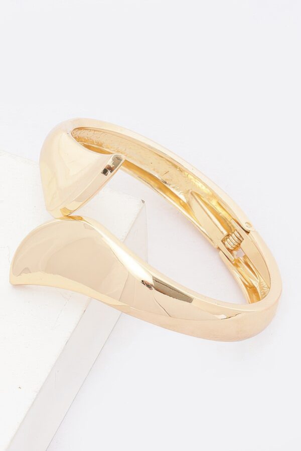 Gold-Plated Spring-Hinge Bangle – Minimalist Metal Bracelet
