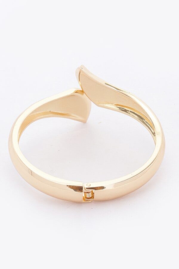Gold-Plated Spring-Hinge Bangle – Minimalist Metal Bracelet