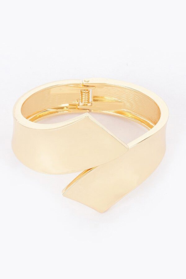 Gold-Plated Spring Hinge Bangle – Minimal Metal Bracelet