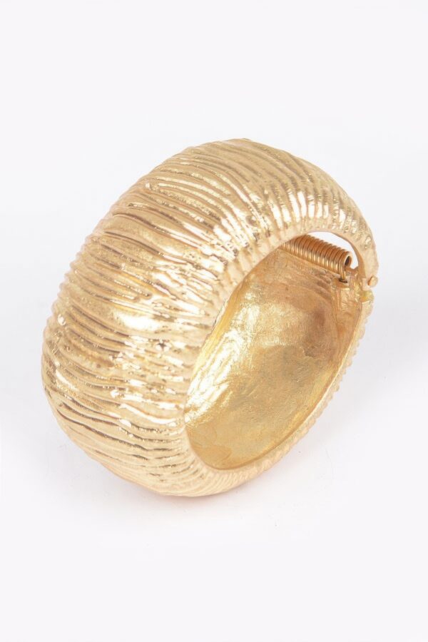 Cast Metal Spring Hinge Cuff Bracelet – Gold