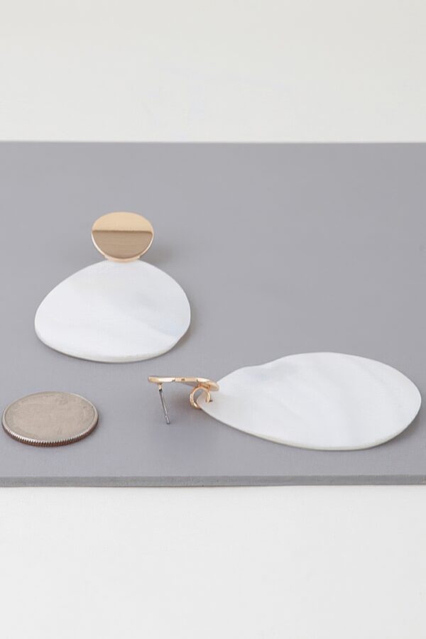 Marbled Oval Drop Earrings – Gold Frame