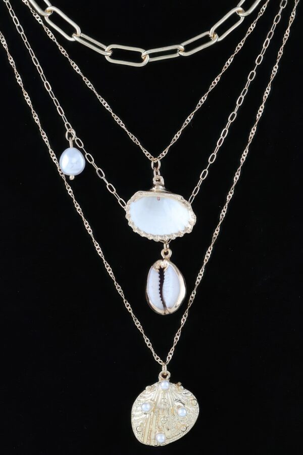 Under the Sea Charm Chain Necklace – Seashells, Gold Cream