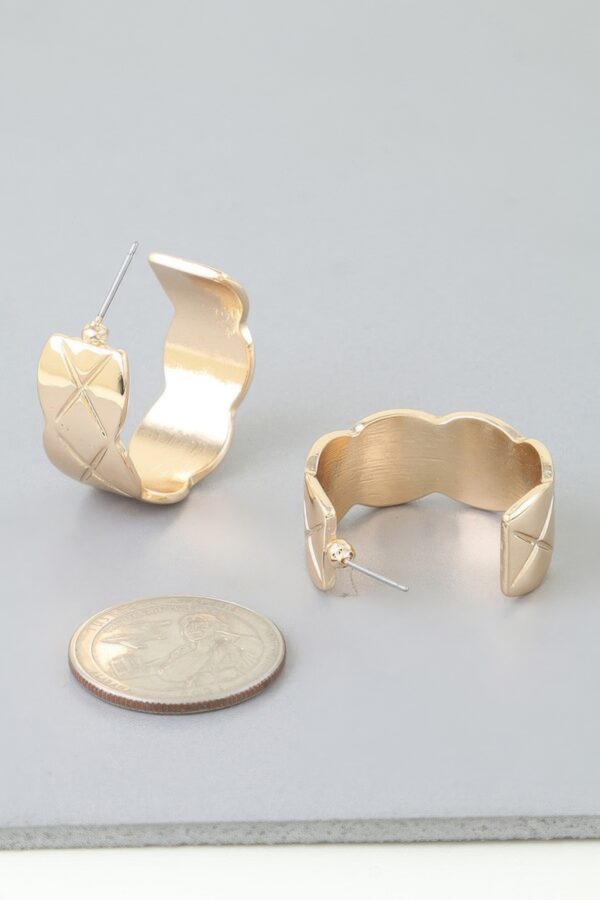 Diamond Quilt Cut Hoop Earrings – Gold & Silver