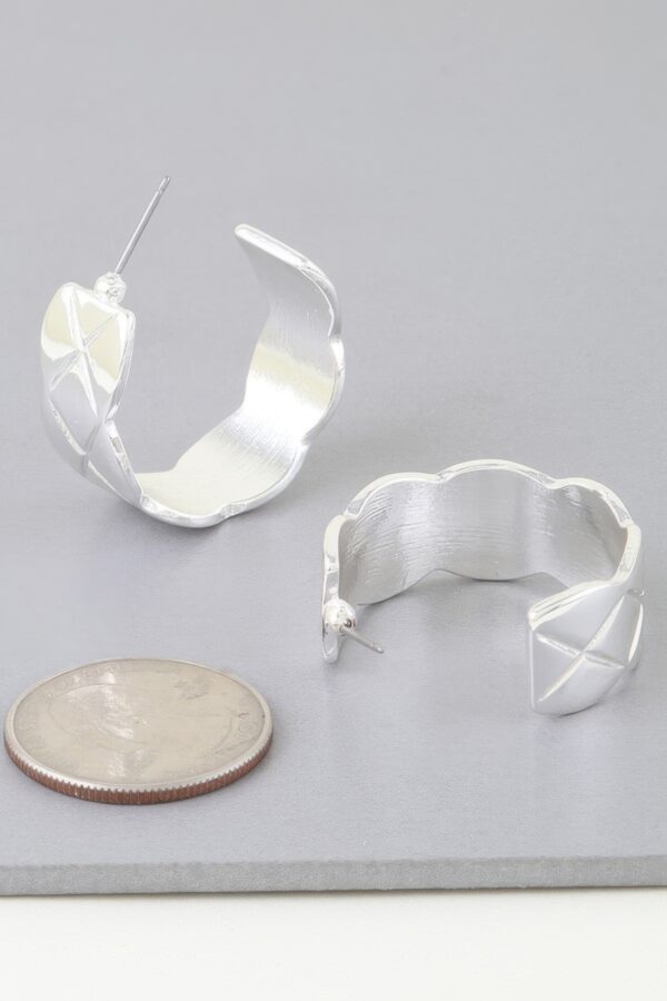 Diamond Quilt Cut Hoop Earrings – Gold & Silver