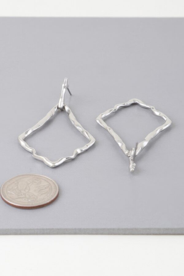 Shiny Hammered Kite Drop Earrings – Gold, Silver, White Gold