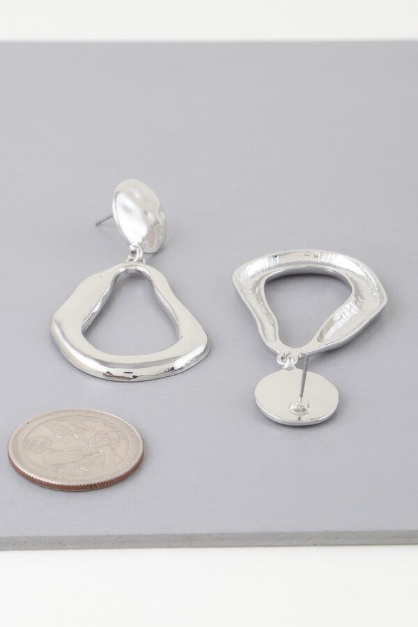 Abstract Shiny Teardrop Earrings – Sculpted Metallic Drop