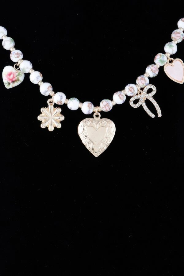 Vintage-Inspired Heart Charm Necklace – Pink & Gold