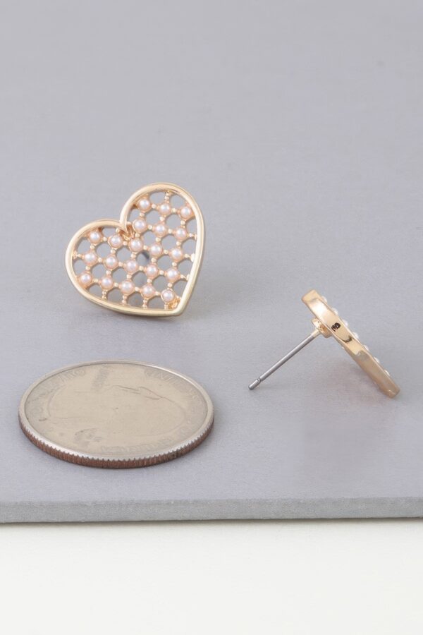 Quilted Heart Pearl Stud Earrings – 0.8″