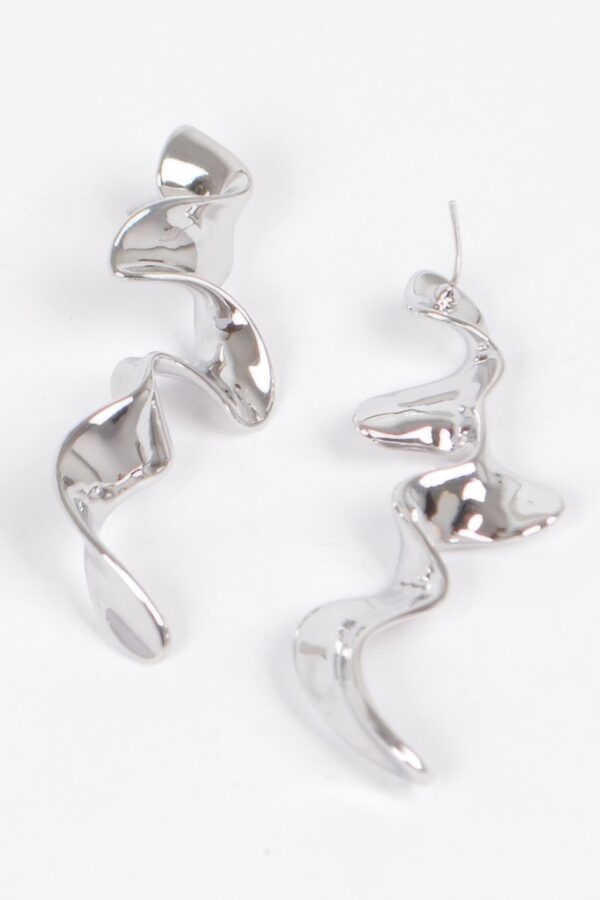Gold-Plated Metal Drop Earrings – Sleek Silhouette