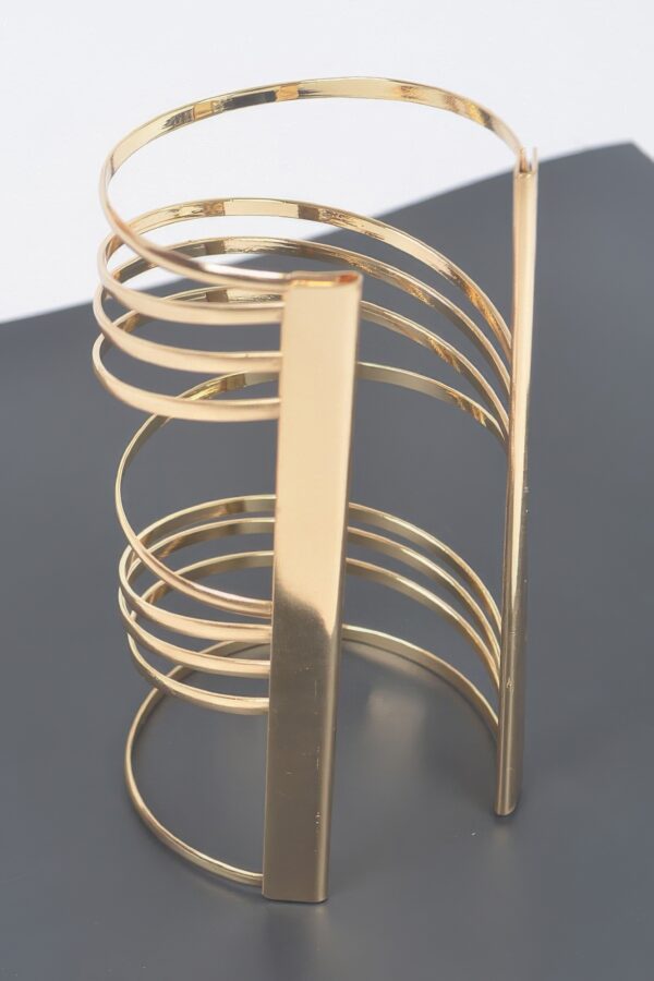 Oversized Metal Cuff Bracelet with Clean Lines – Gold