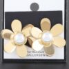 Daisy Stud Earrings with Cream Pearl Center – Gold