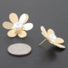 Daisy Stud Earrings with Cream Pearl Center – Gold