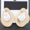 Abstract Etched Stone Stud Earrings – Gold & Cream