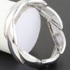 Overlapping Leaves Bracelet – Shiny Metal in Gold or Silver