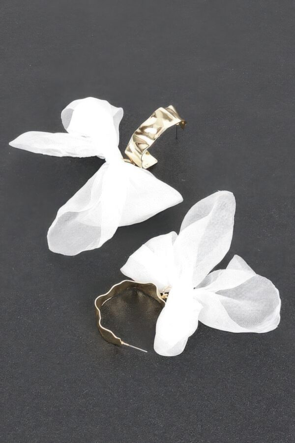 Metal & Fabric Flower Earrings – Bold Floral Accent