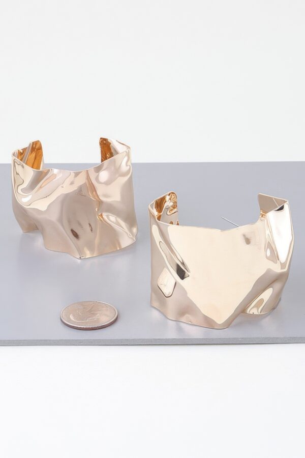 Ripple Plate Hoop Earrings – Textured Metal Hoops