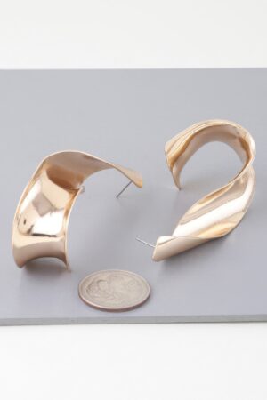Abstract Twisted Plate Drop Earrings – Shiny Metal
