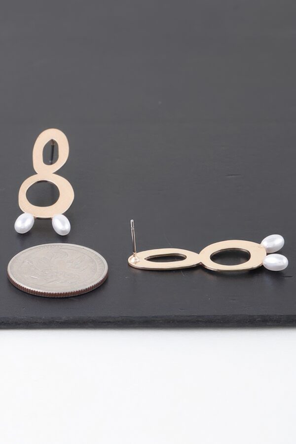 Open Abstract Pearl Drop Earrings – Gold & Cream