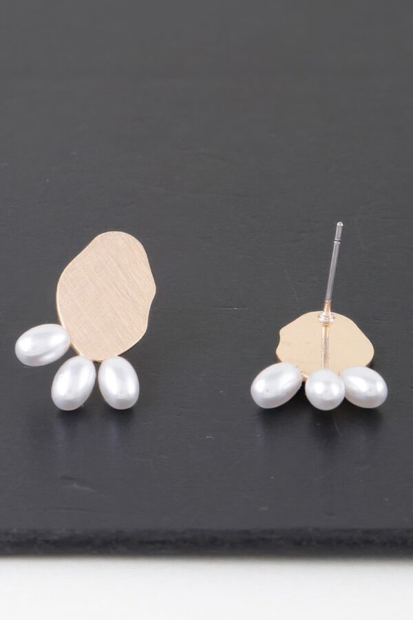 Triple Pearl Drop Earrings – Cascading Gold & Cream