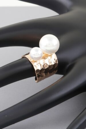 Hammered Twin Pearl Ring – Gold Hammered Band