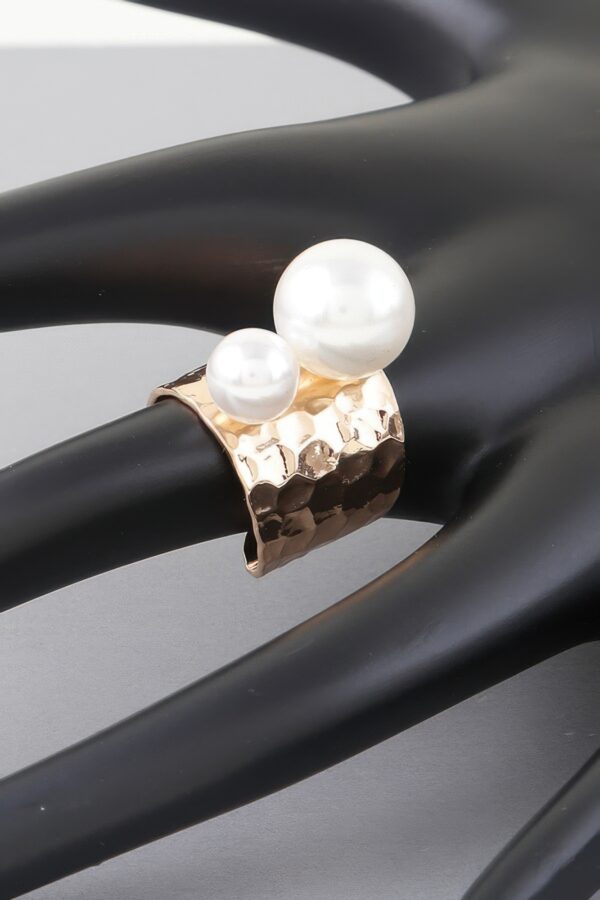 Hammered Twin Pearl Ring – Gold Hammered Band
