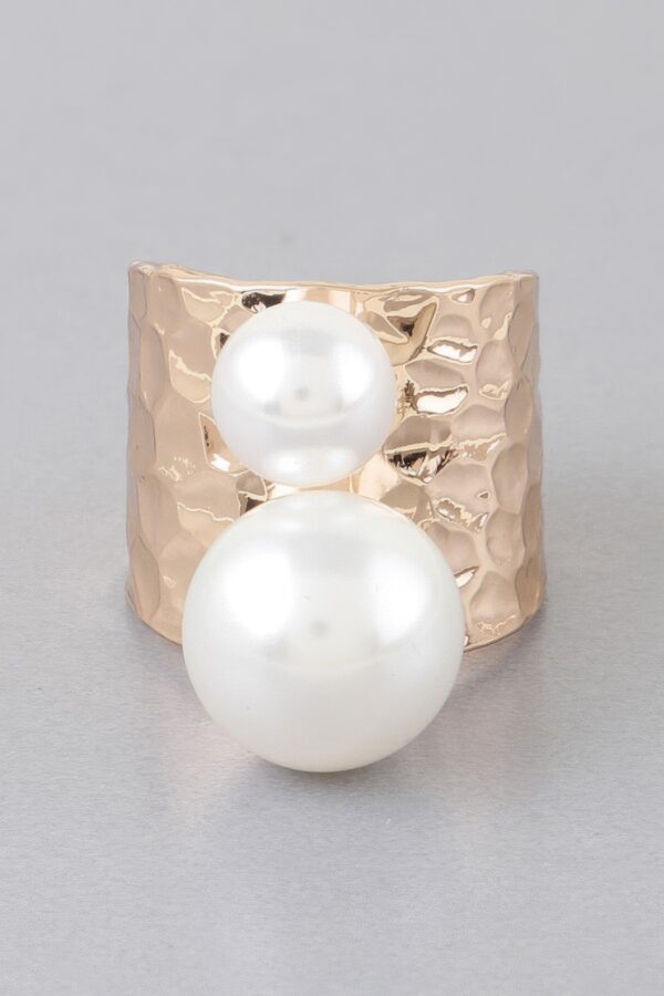 Hammered Twin Pearl Ring – Gold Hammered Band