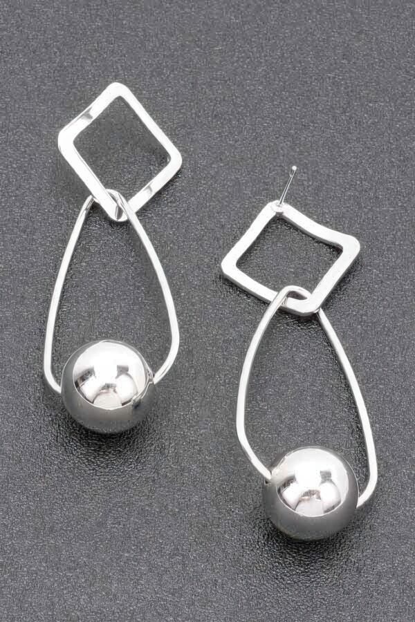 Gold Plated Metal Earring – 3″ Drop