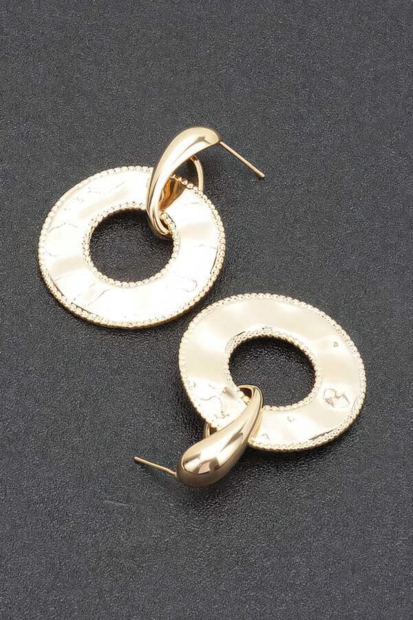 Gold-Plated Metal Drop Earrings – Minimal Modern