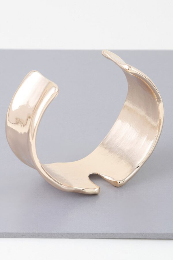 Abstract Wave Metal Cuff Bracelet – Gold