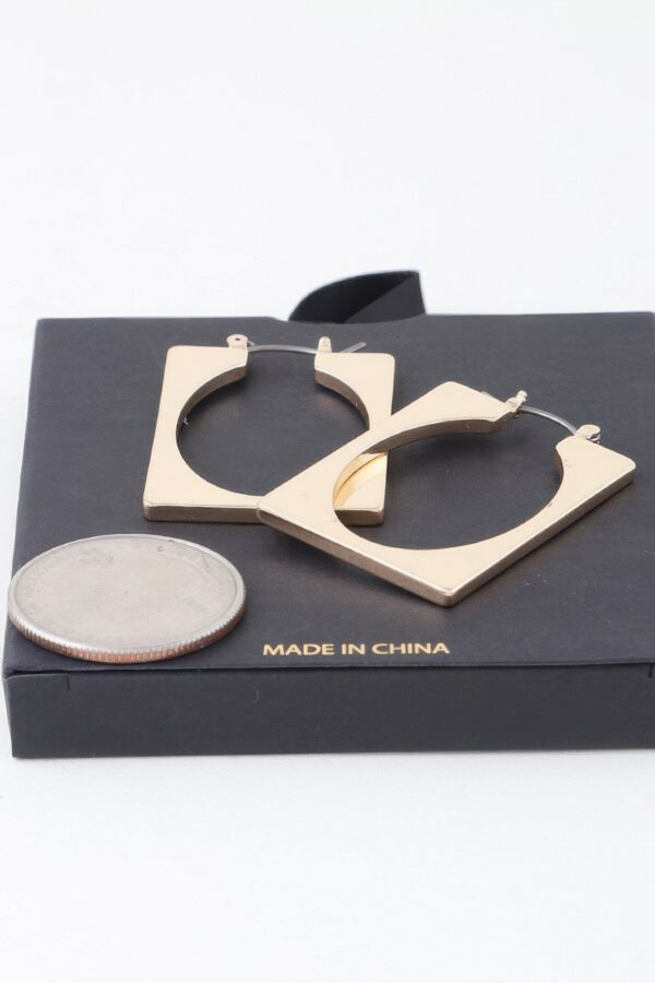 Portrait Frame Cut Earrings – Polished Gold Alloy