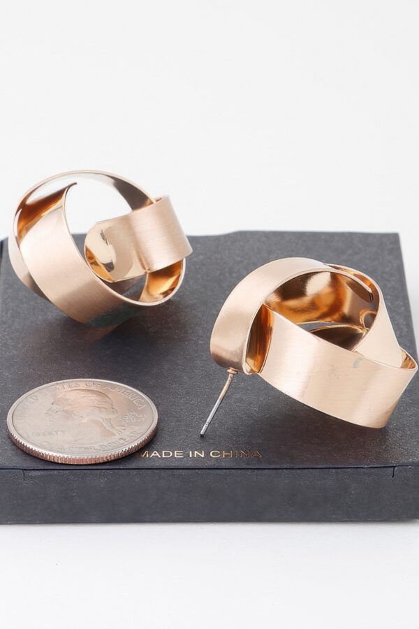 Delicate Curved Earrings – Polished Gold Alloy