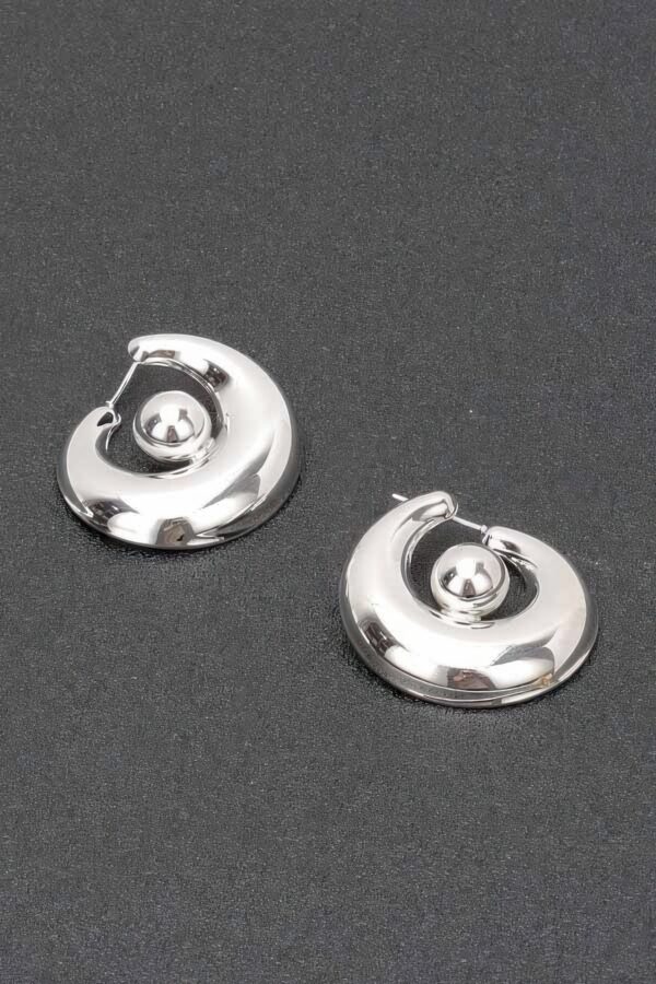 Gold-Plated Minimalist Earrings – 1.25″ Accent