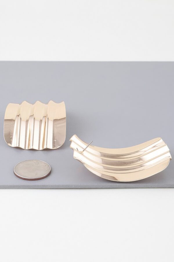 Ribbed Curve Earrings – Shiny Sculptural Gold & Silver