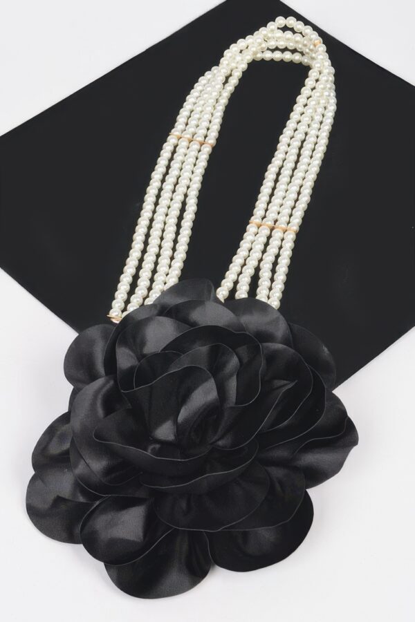 Oversized Floral Pearl Elastic Waist Belt