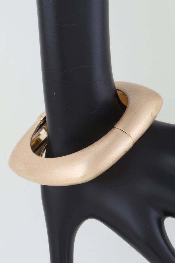 Matte Cubic Open Cuff Bracelet – Oval Matte Gold