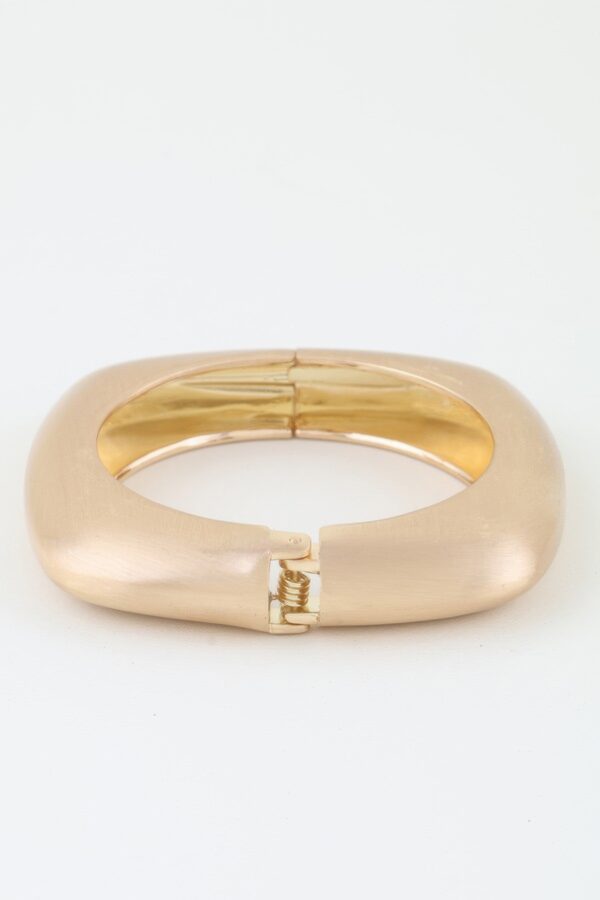 Matte Cubic Open Cuff Bracelet – Oval Matte Gold
