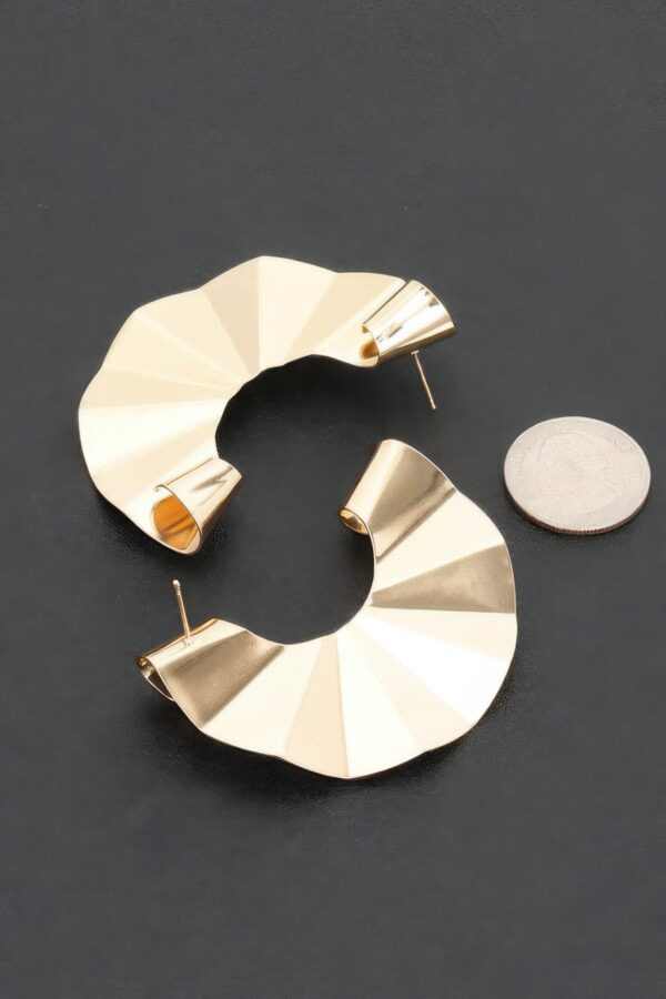 Curved Polished Metal Earrings – 2.5″ Silhouette