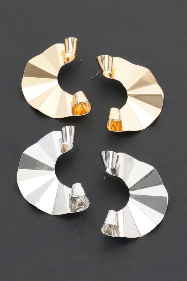 Curved Polished Metal Earrings – 2.5″ Silhouette