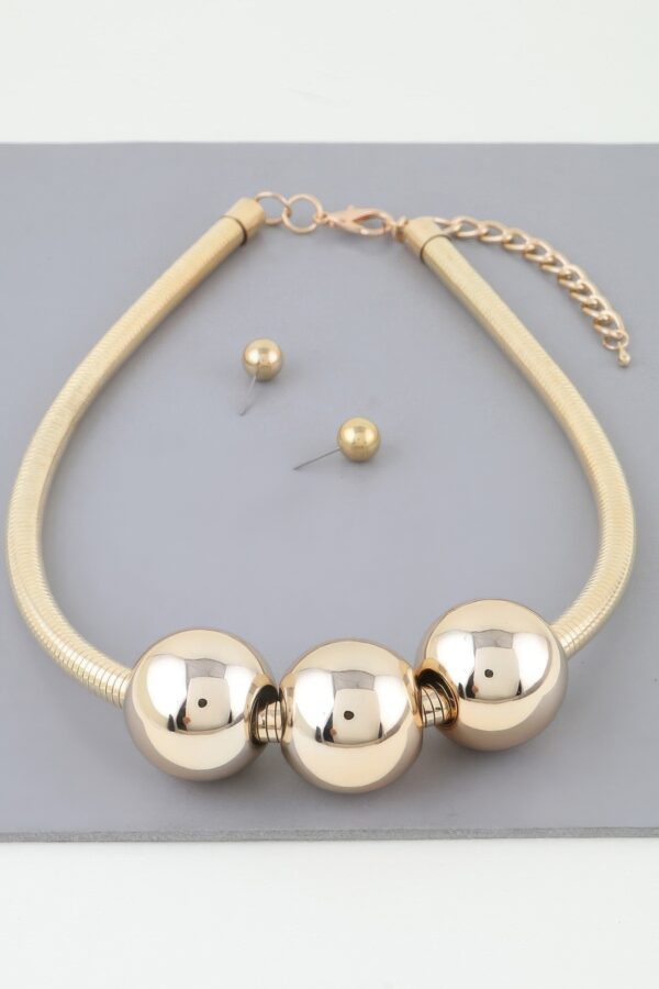 Triple Shiny Bead Statement Necklace – 16″