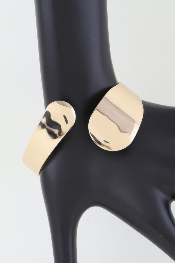 Shiny Wrap-Around Bracelet – Polished High-Shine Cuff