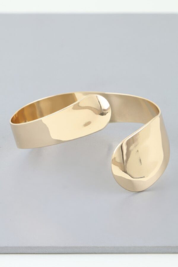 Shiny Wrap-Around Bracelet – Polished High-Shine Cuff