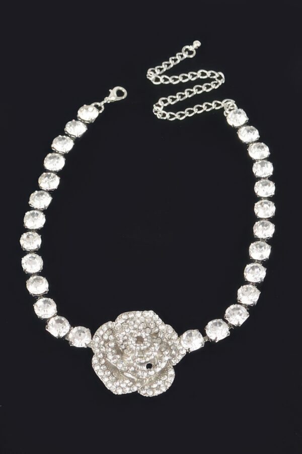 Rhinestone Flower Choker – Sparkling Floral Accent