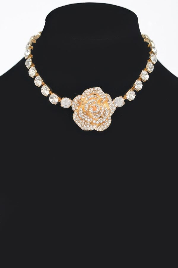 Rhinestone Flower Choker – Sparkling Floral Accent