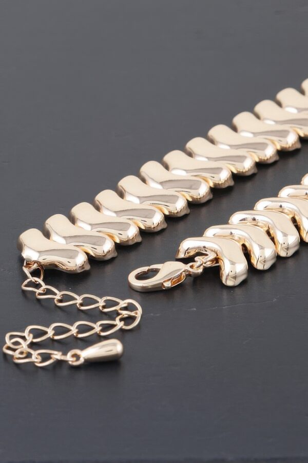 Arrow-Link Shiny Choker Necklace – Reflective Chain
