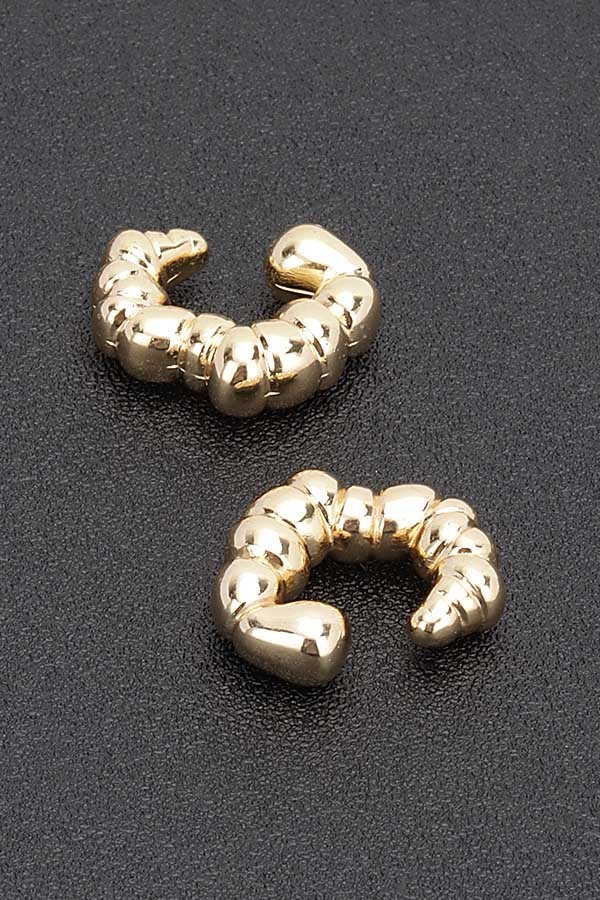 Plastic Cuff Earring – Gold-Plated Compact Style